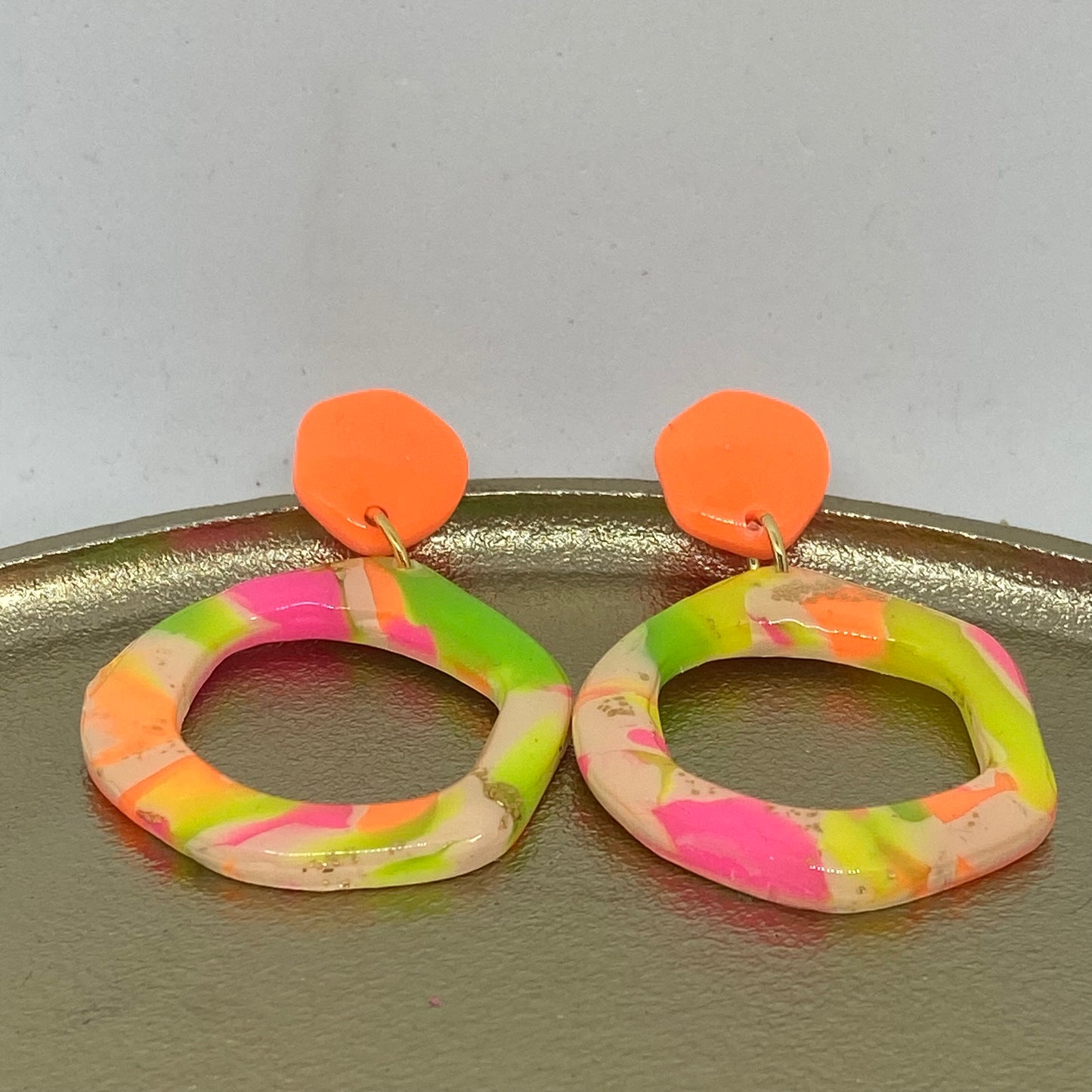 Neon Vibes 3.8