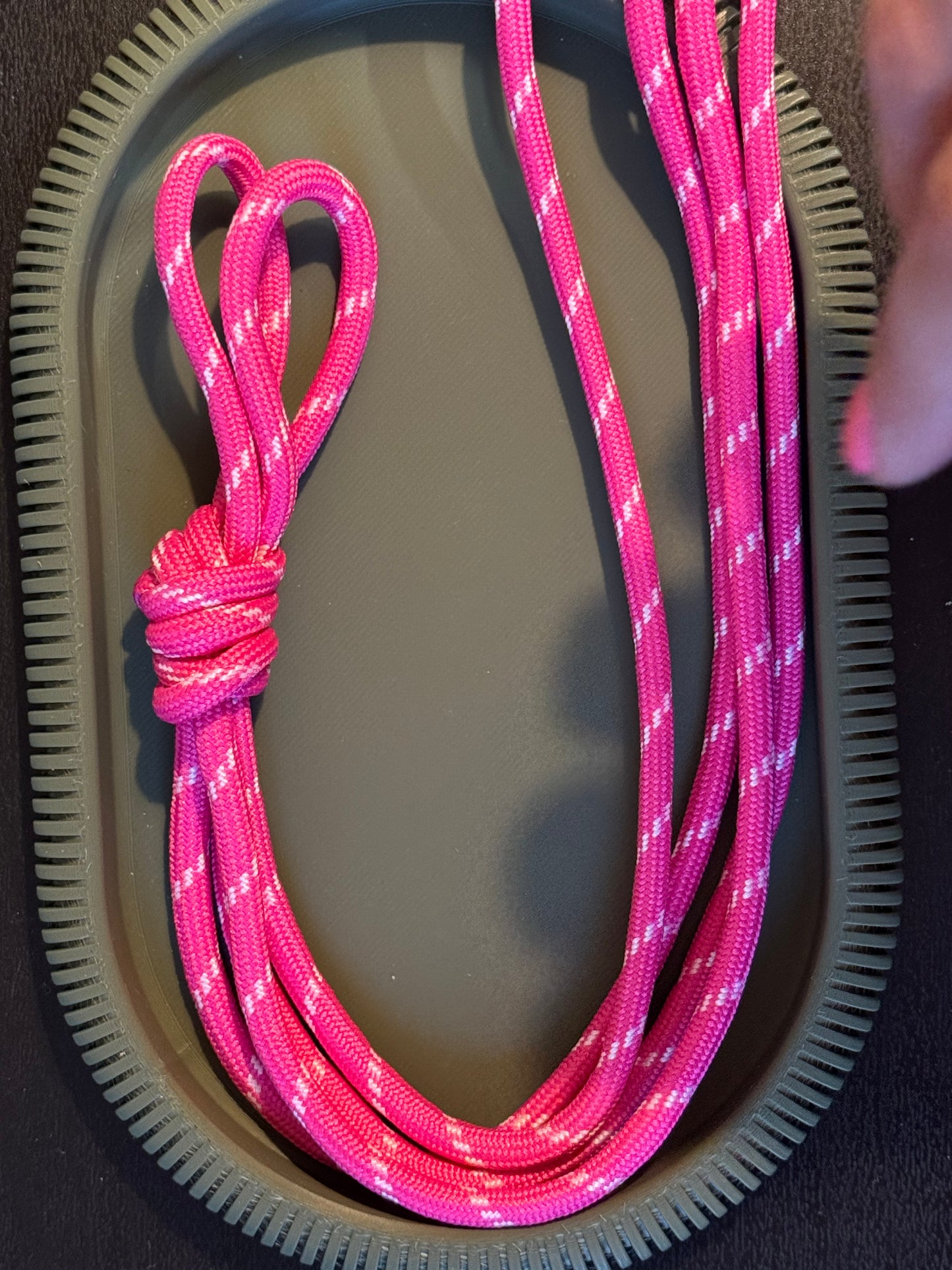 Paracord (2 stuks) -> streepjes roze (fel)