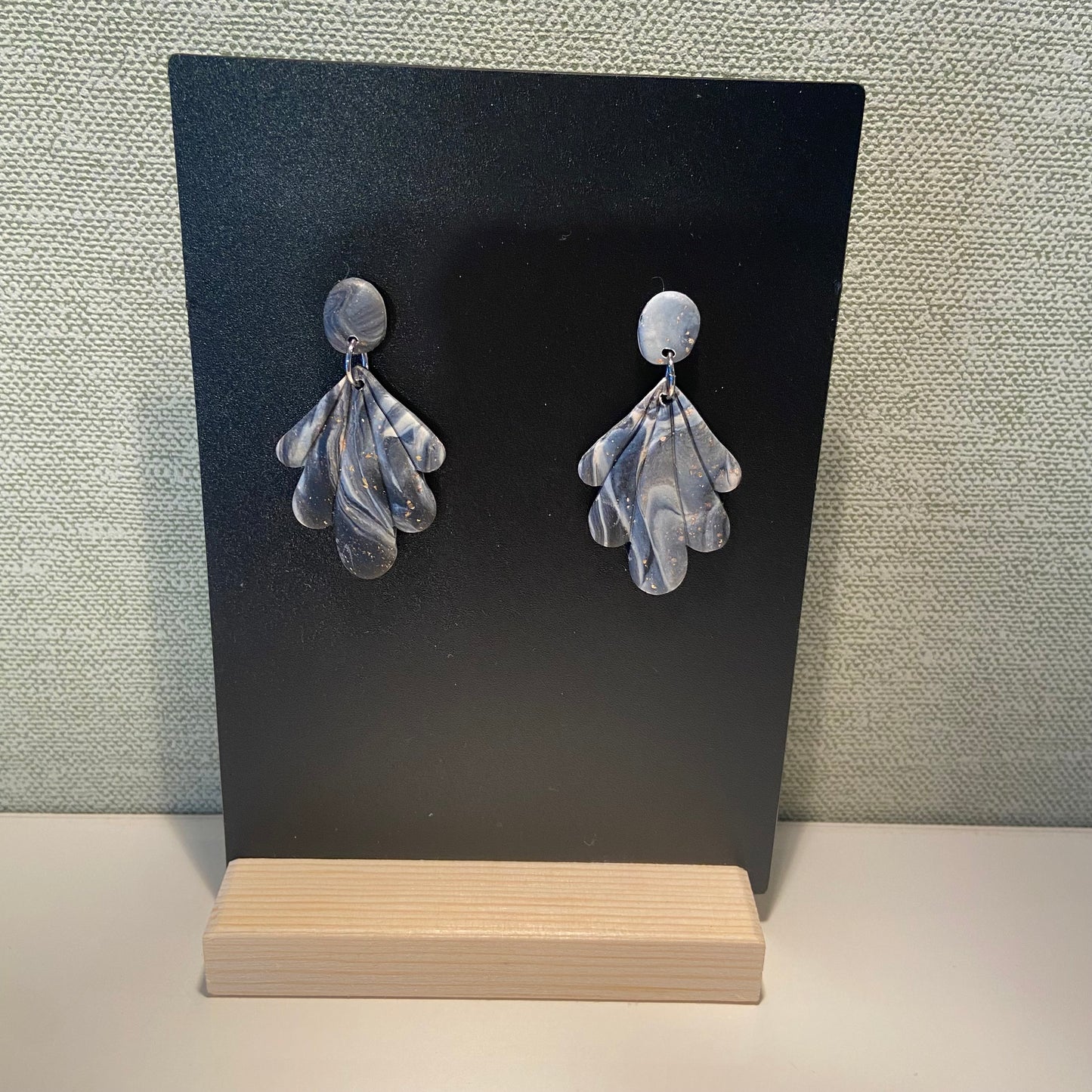 Oorbellen "zwart-beige 3"