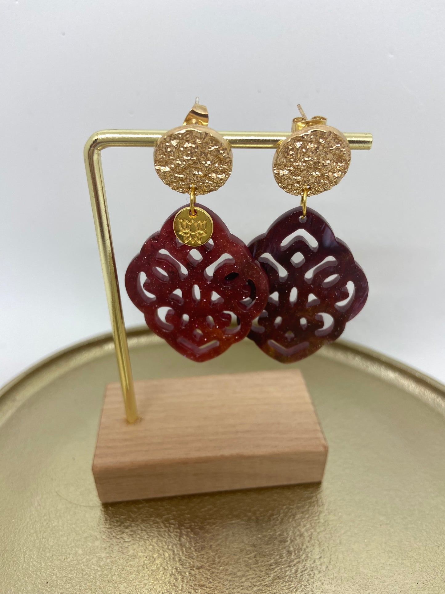 Oorbellen "resin barok ruit Mixed Red Pink"