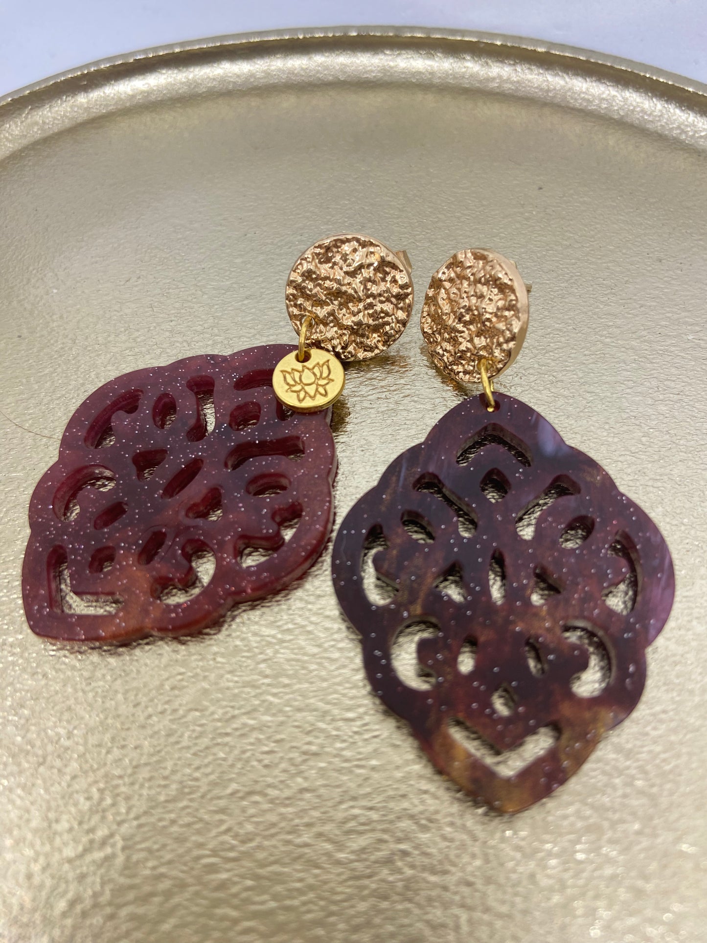 Oorbellen "resin barok ruit Mixed Red Pink"