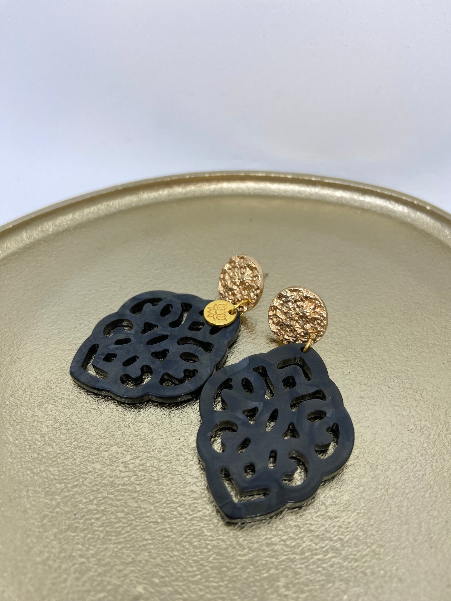 Oorbellen "Resin Barok Ruit Zwart"