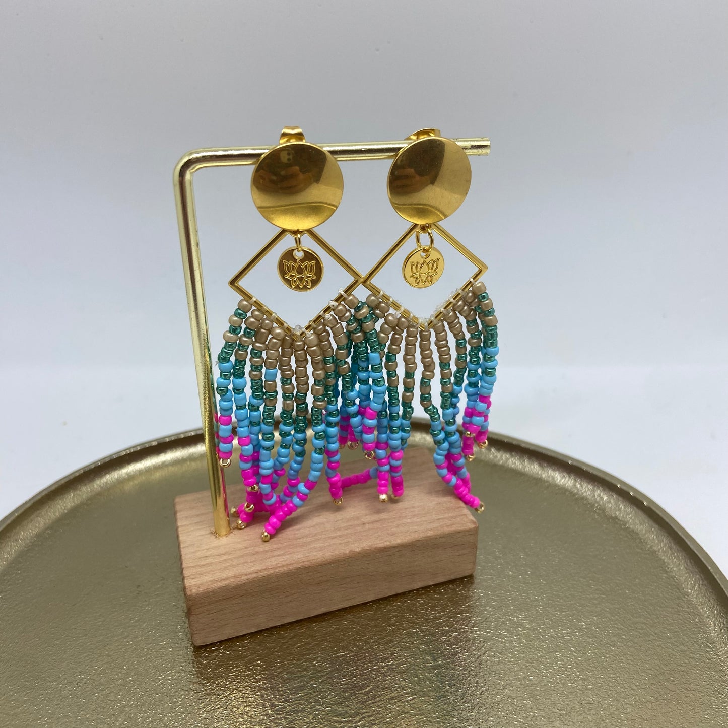 Oorbel met kralen (roze, blauw, groen, beige)
