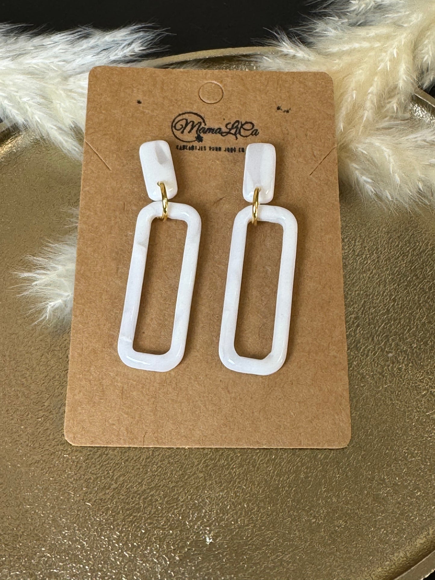 Frosty Ivory ❄️ (2)