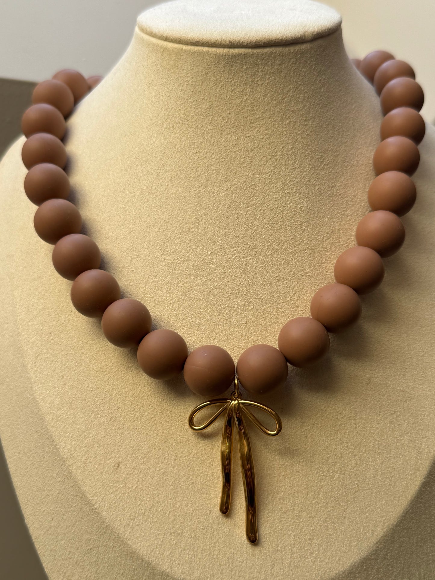 Bead & Bold (camel)