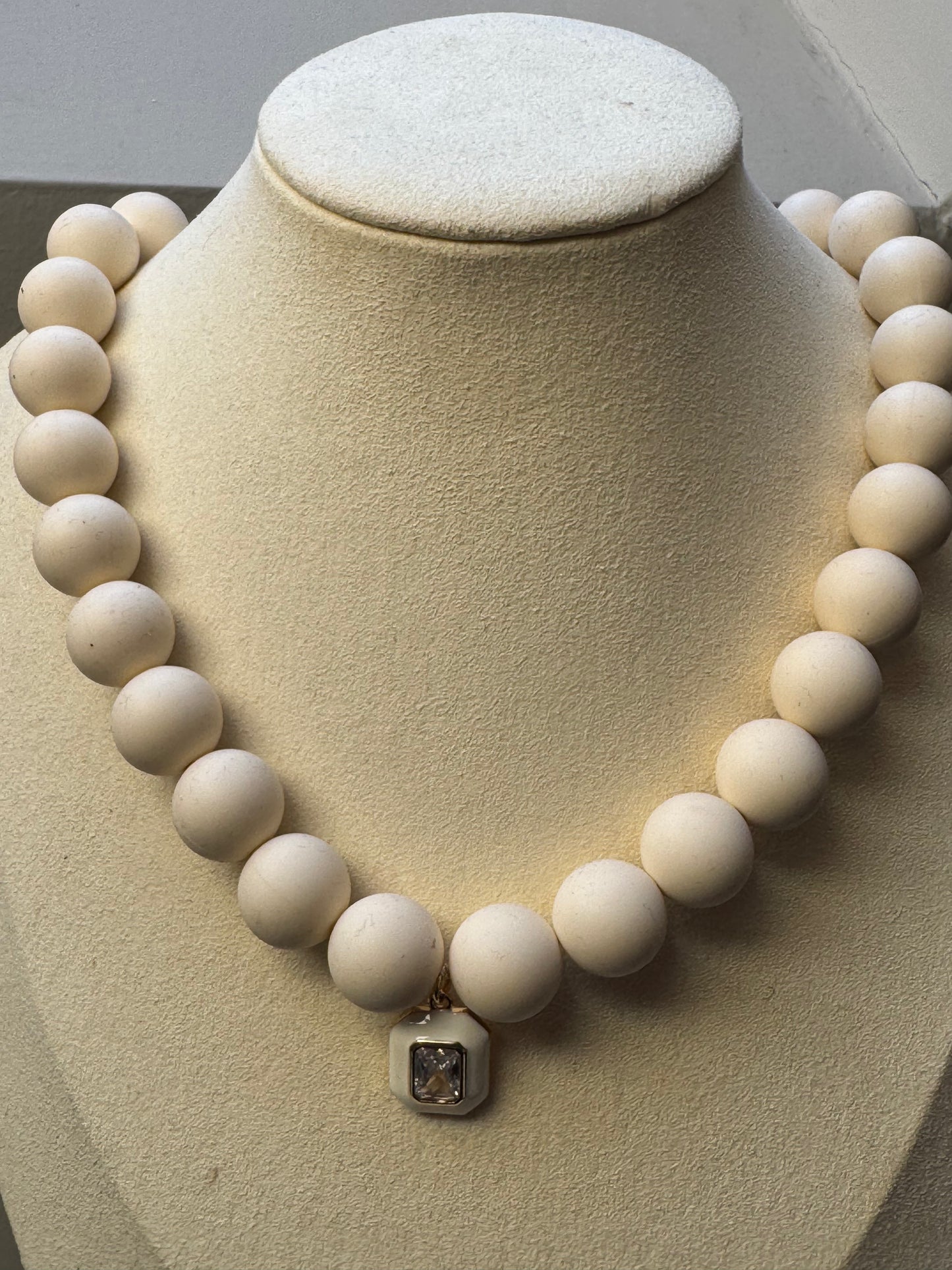 Bead & Bold (white)