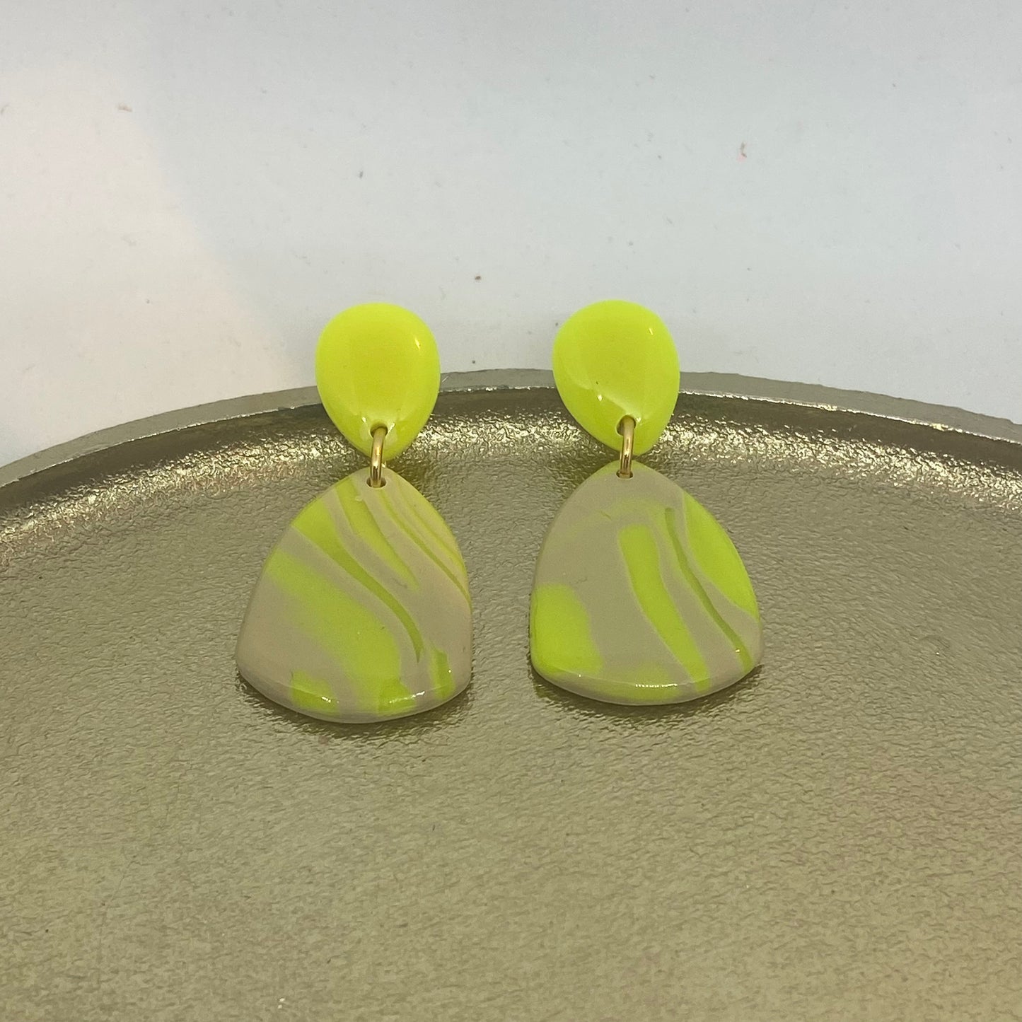 Neon Vibes 2.5
