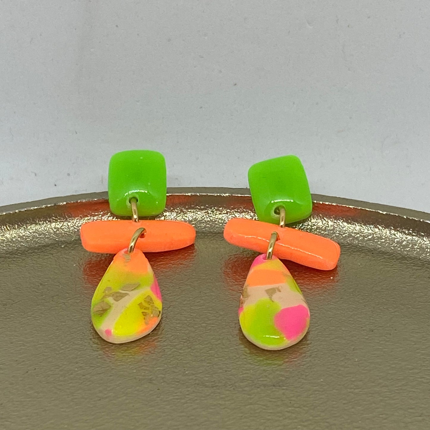 Neon Vibes 3.2