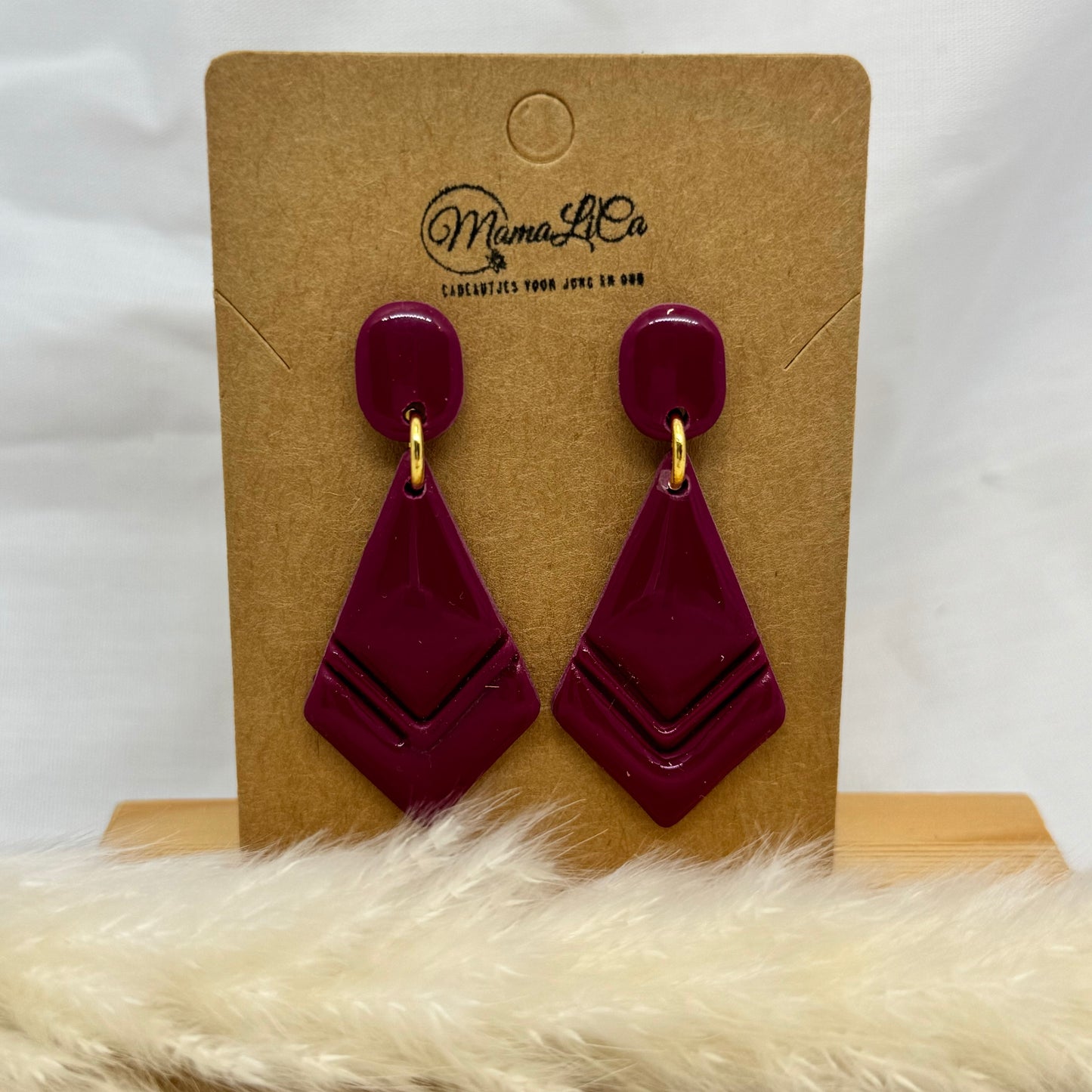 Burgundy Allure -> 4