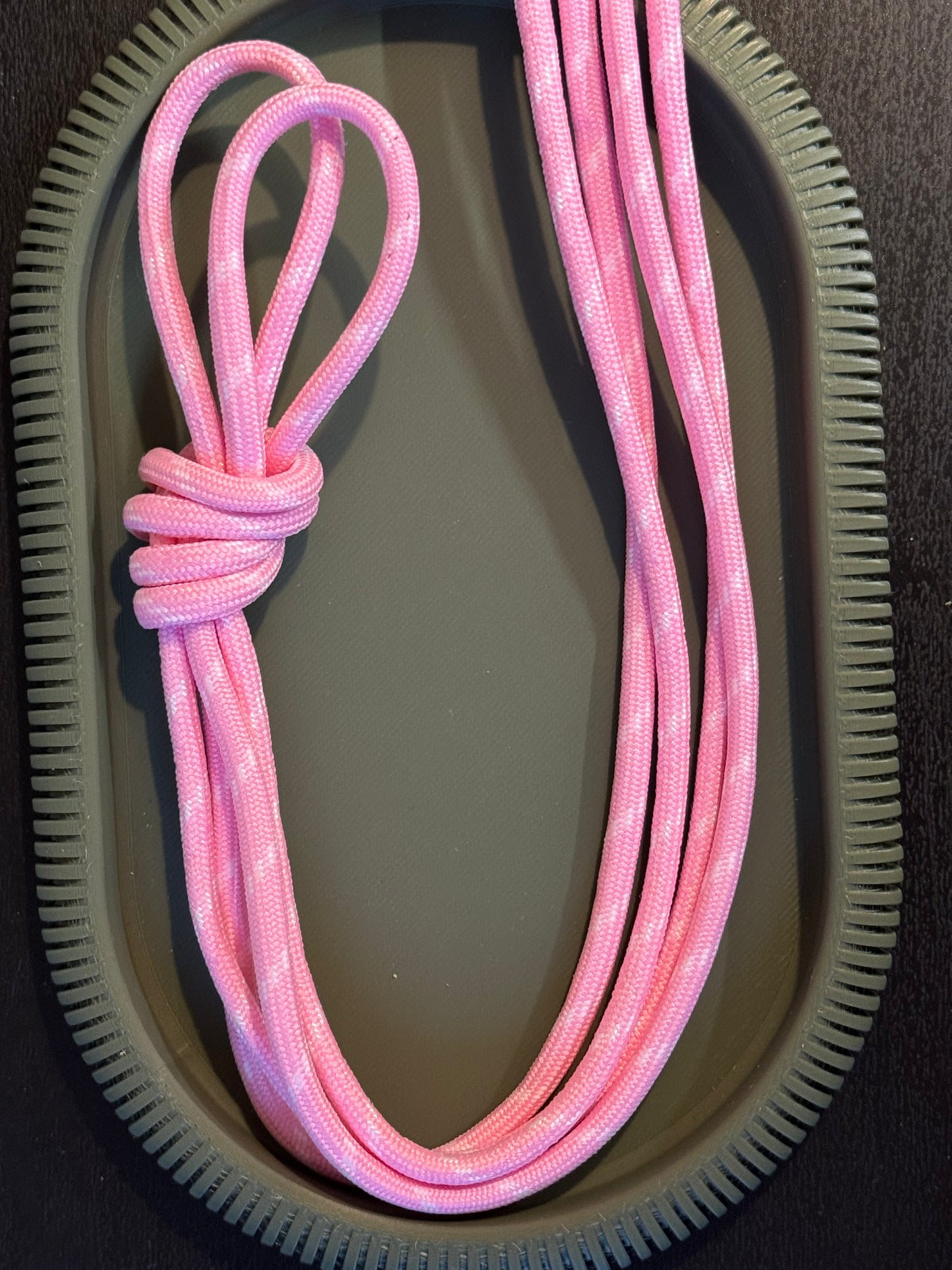 Paracord (2 stuks) -> streepjes roze (licht)