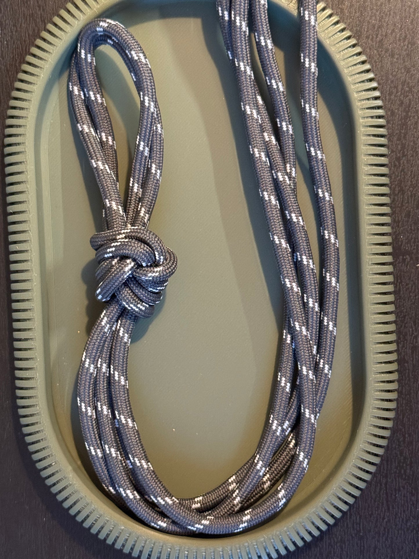 Paracord (2 stuks) -> streepjes grijs (donker)