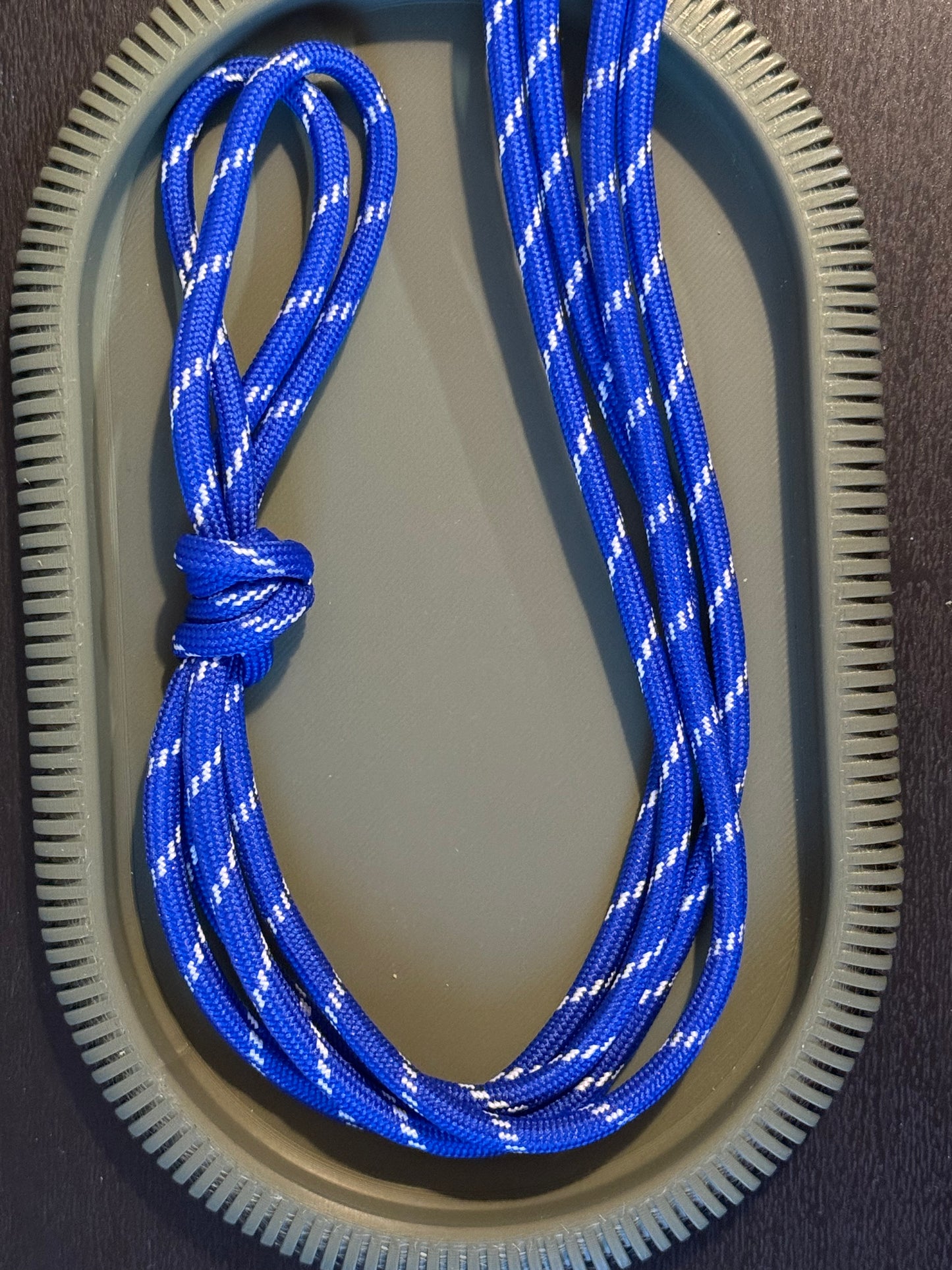 Paracord (2 stuks) -> streepjes blauw (bic)