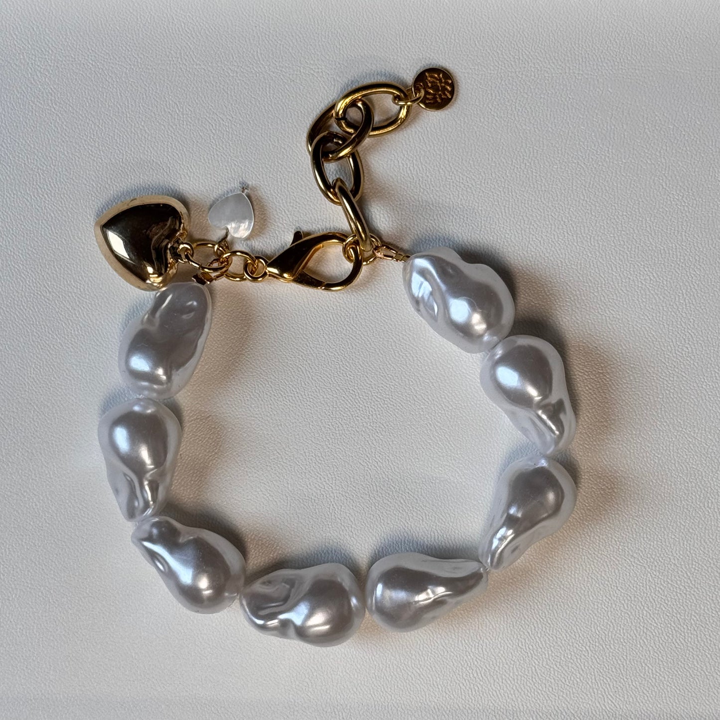 💖✨ Introducing our "Heart to Pearl" collection! ✨💖 -> Armband