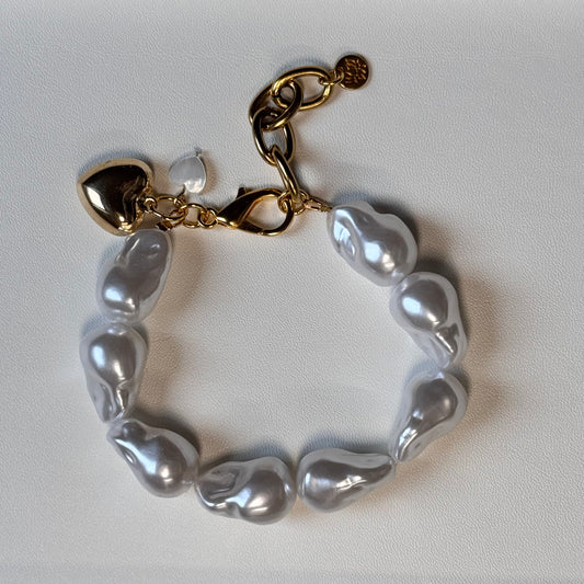 💖✨ Introducing our "Heart to Pearl" collection! ✨💖 -> Armband