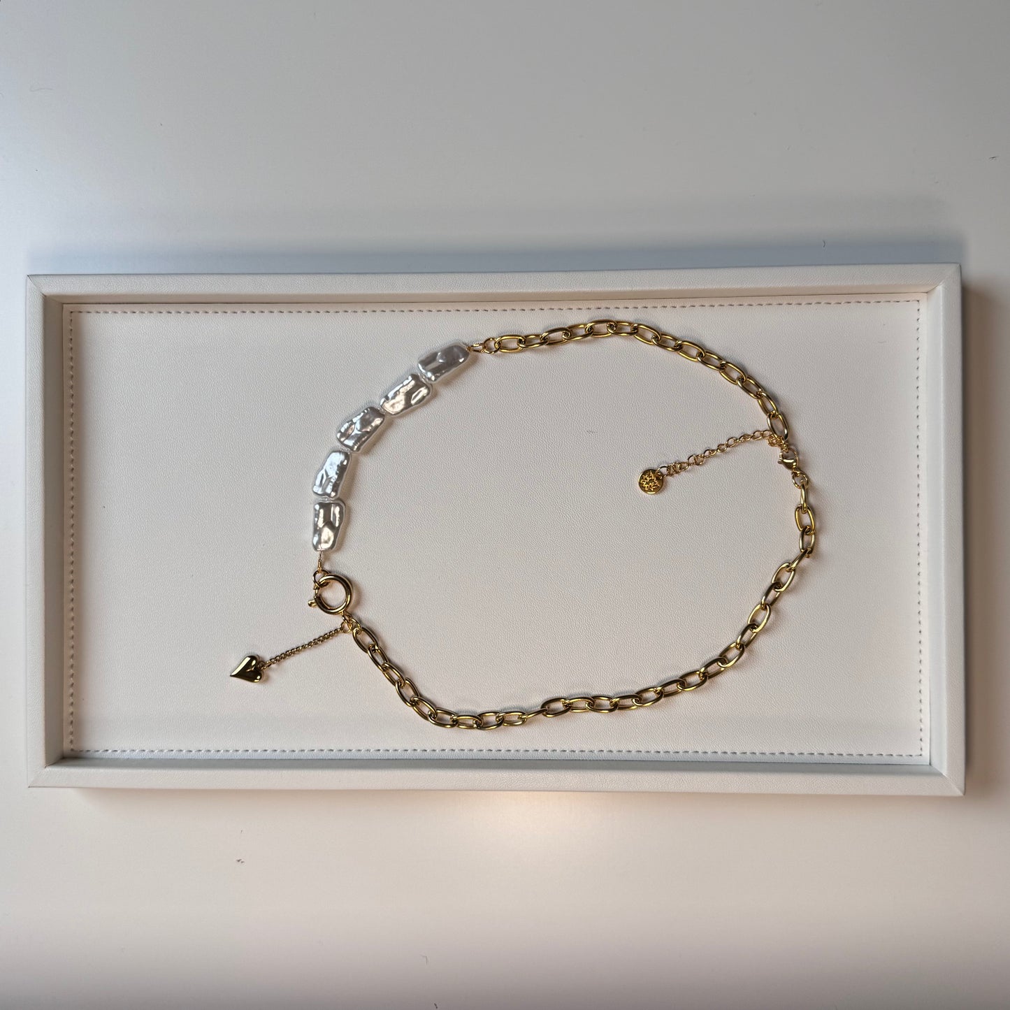 💖✨ Introducing our "Heart to Pearl" collection! ✨💖 -> Korte ketting