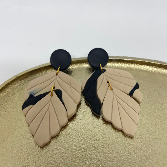 Oorbellen "zwart-beige 7"