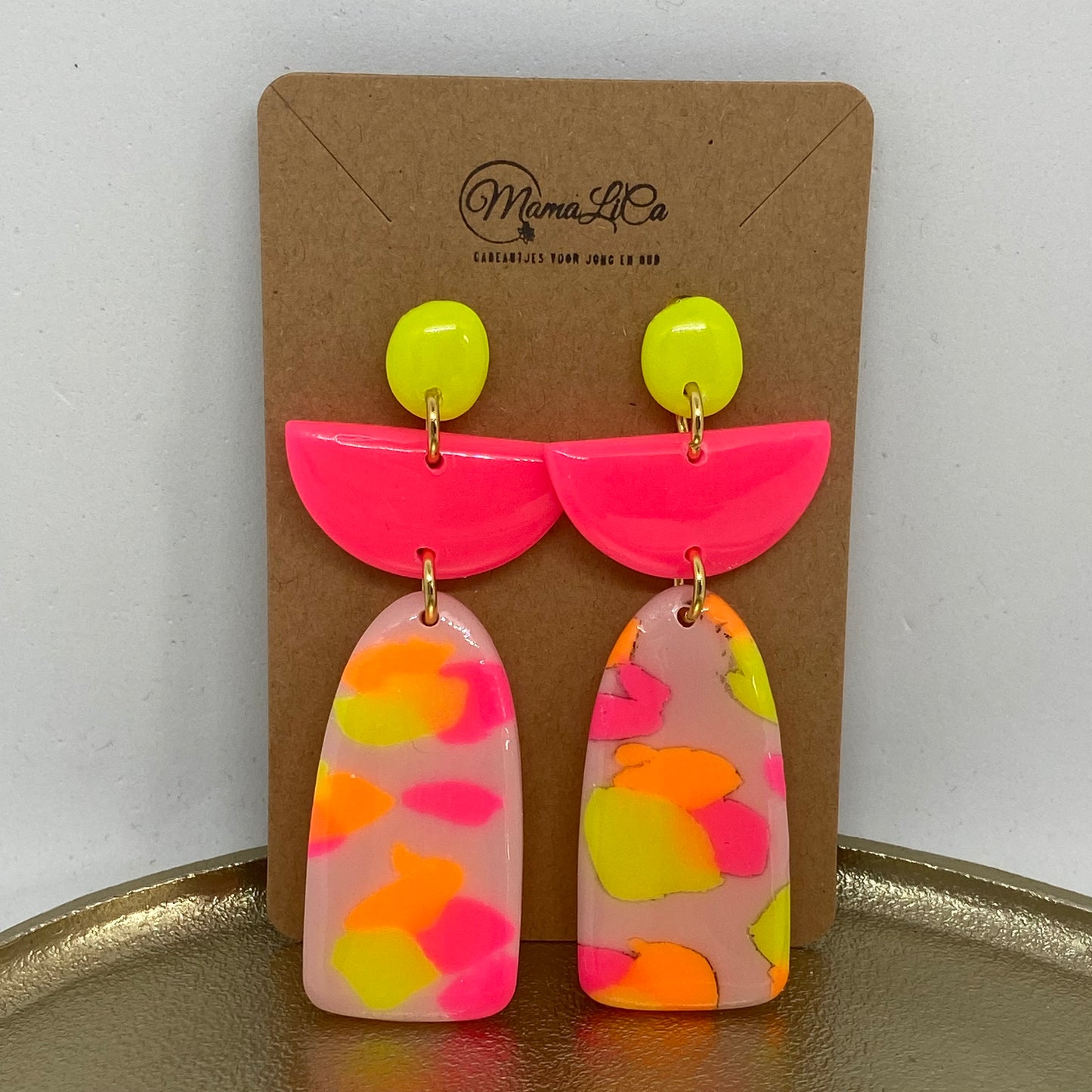 Tropical Twist (1)