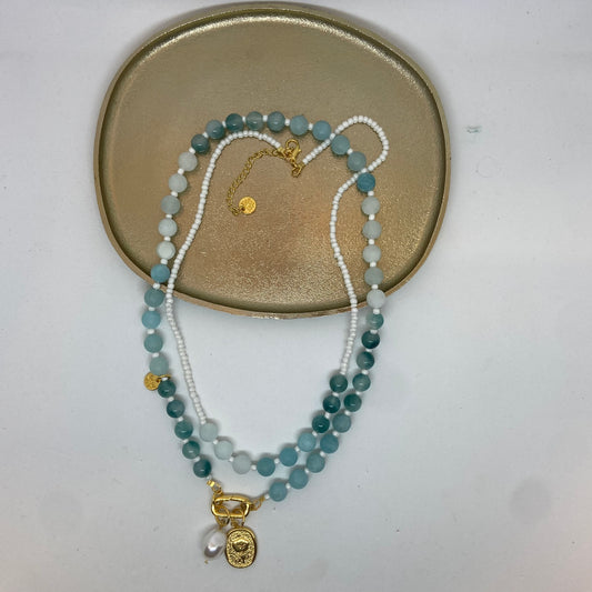 Kralenketting (groen) met 2 bedels
