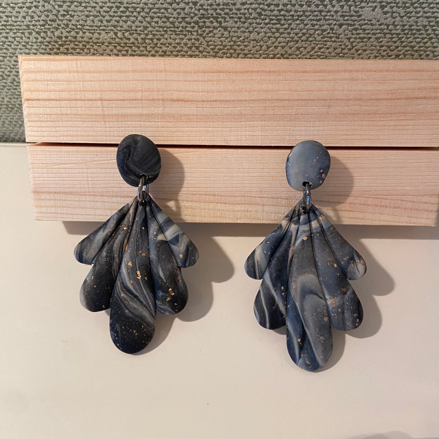 Oorbellen "zwart-beige 3"