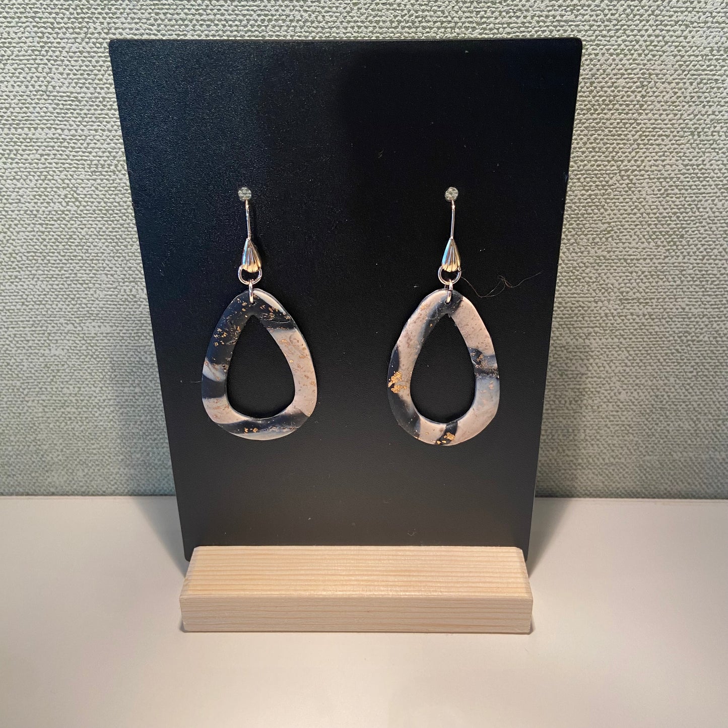 Oorbellen "zwart-beige 4"