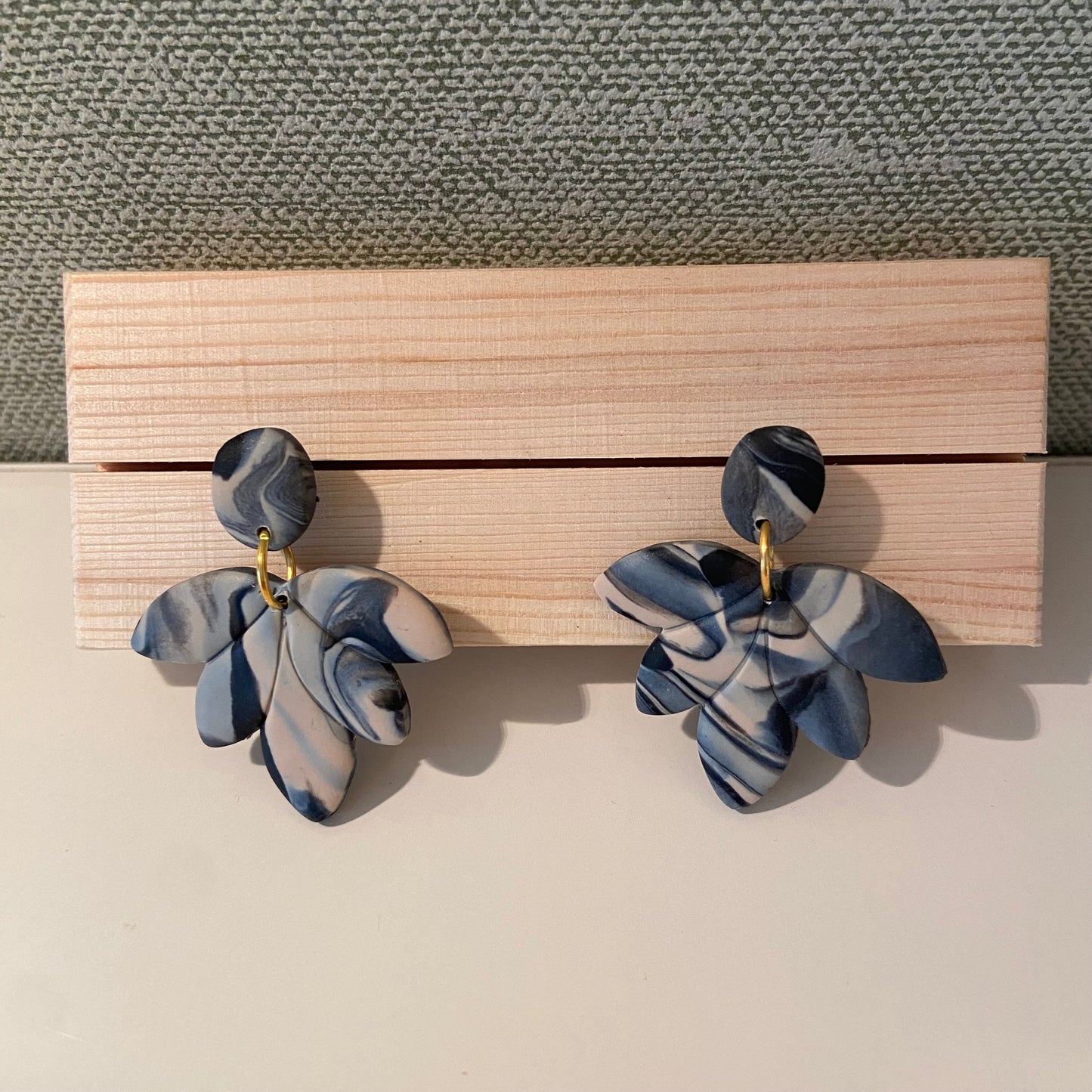 Oorbellen "zwart-beige 5"
