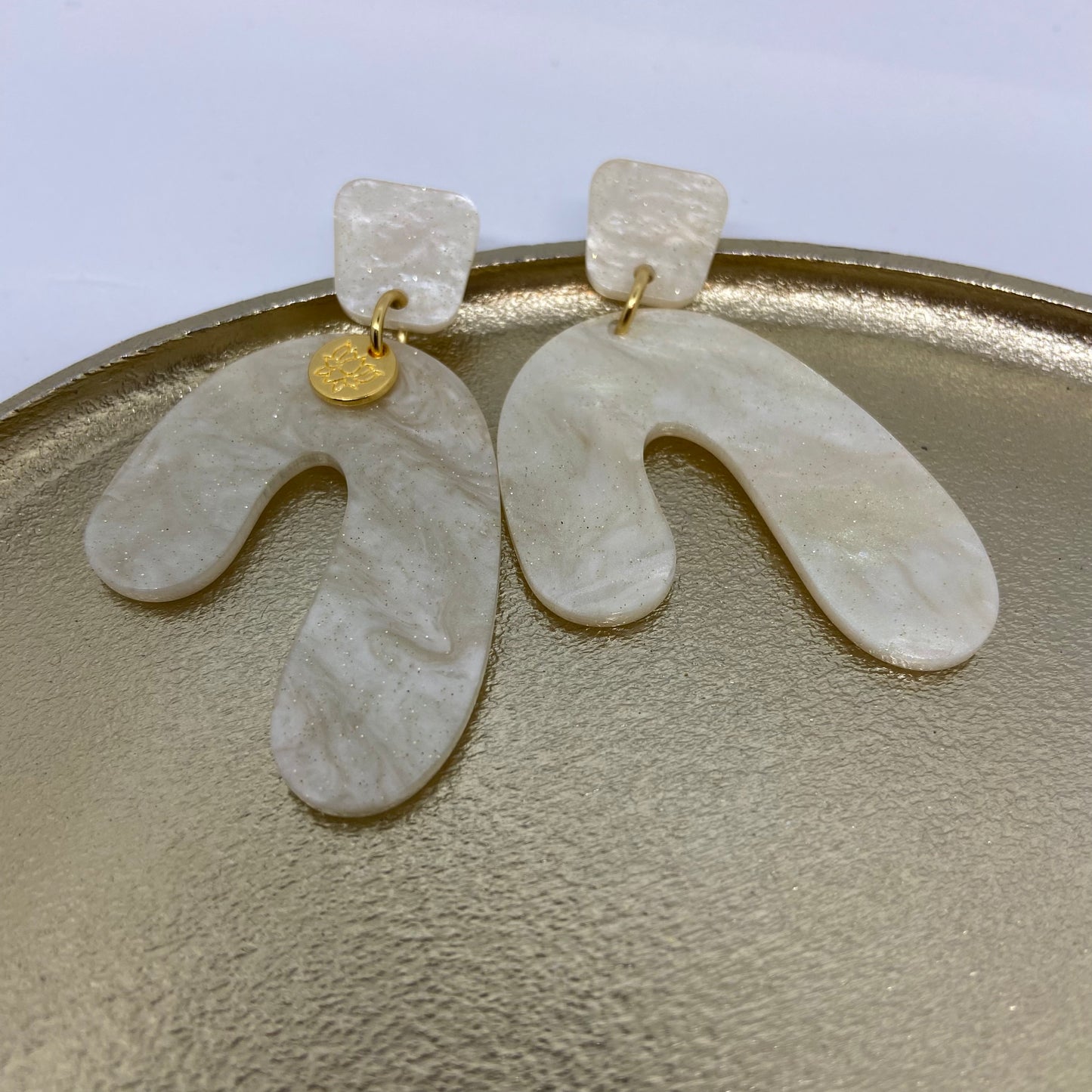 Oorbellen "Resin Organic Cashmere white"